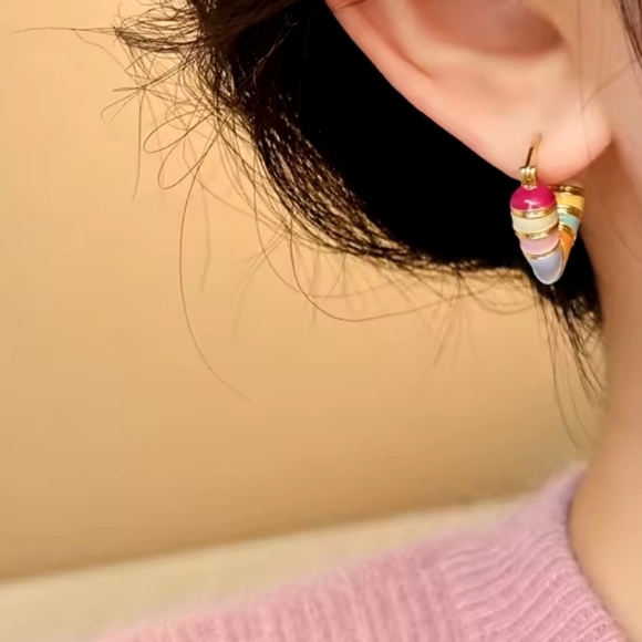 Heart Earrings - Picture 4 of 7